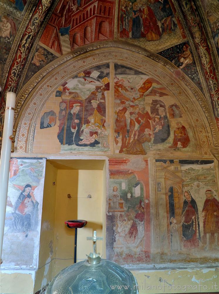 Collobiano (Vercelli) - Parete sinistra della cappella gotica nella Chiesa di San Giorgio